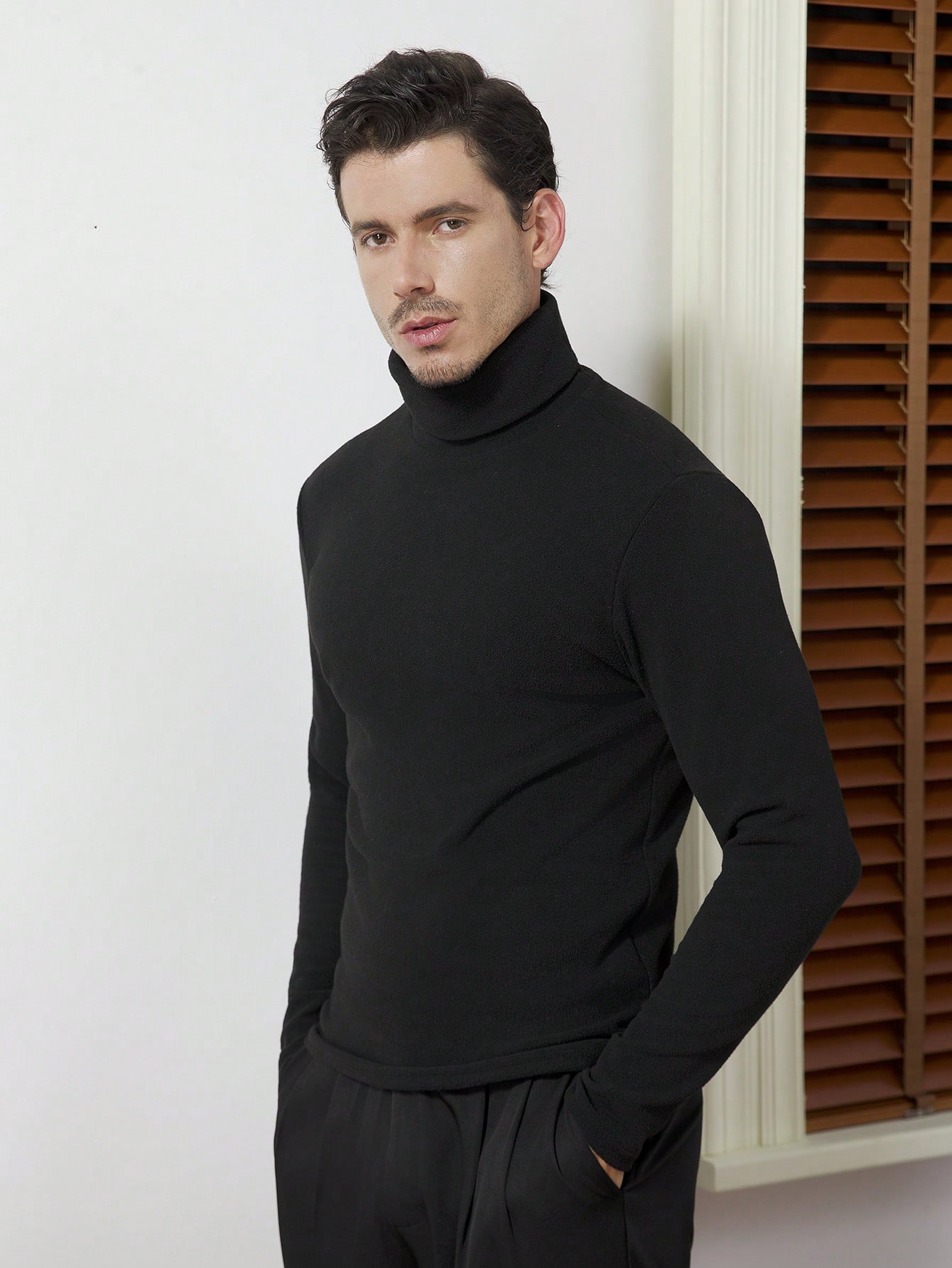 Men's Black High-Neck Long Sle – Base Layer Top Bewertung und Preis